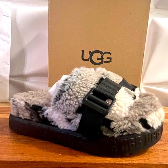 UGG Shoes - UGG Fluffita Cali Slippers flip flops